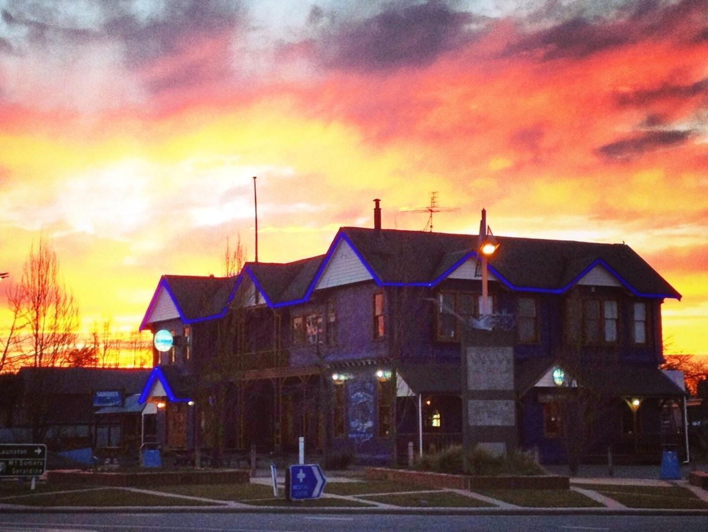Inn The Blue Pub